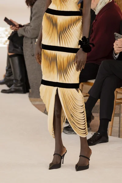 Look 14